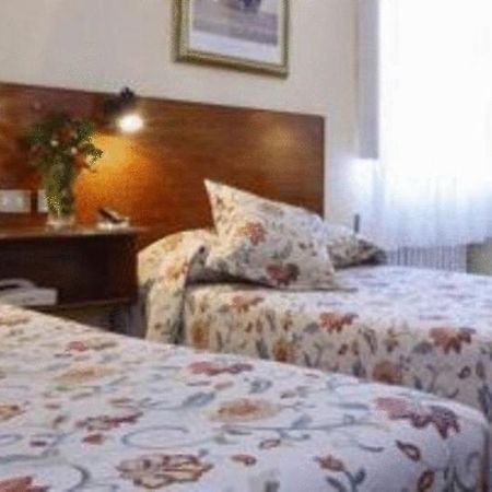Hotel Roman Castrillon Exterior foto
